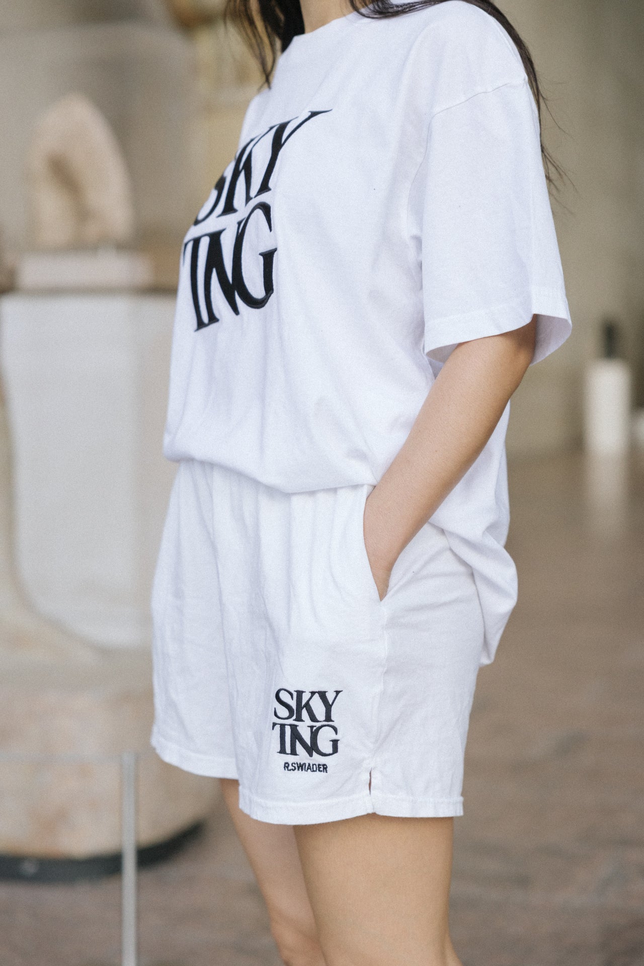 MUSEUM TEE