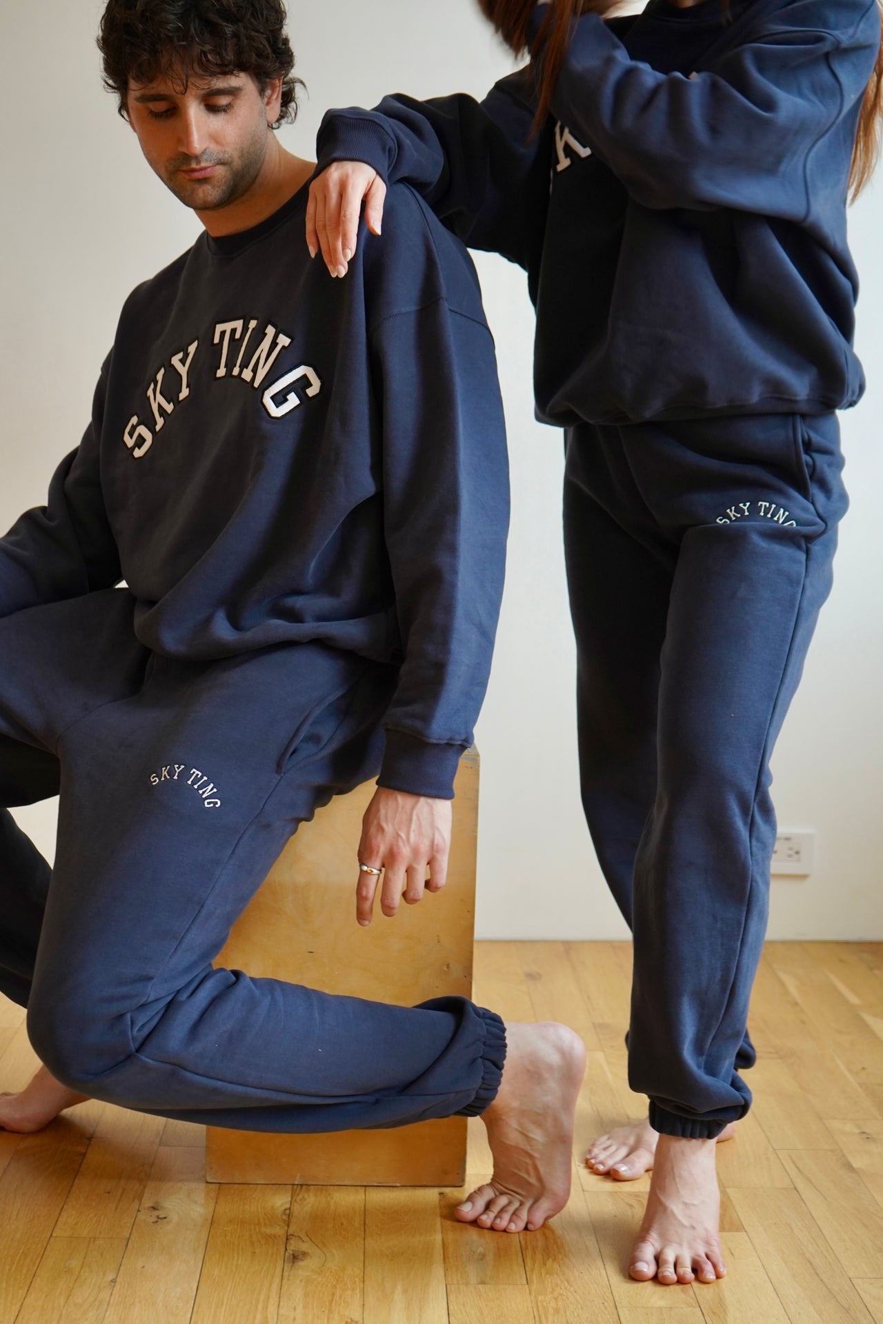 VARSITY SWEATPANTS - NAVY