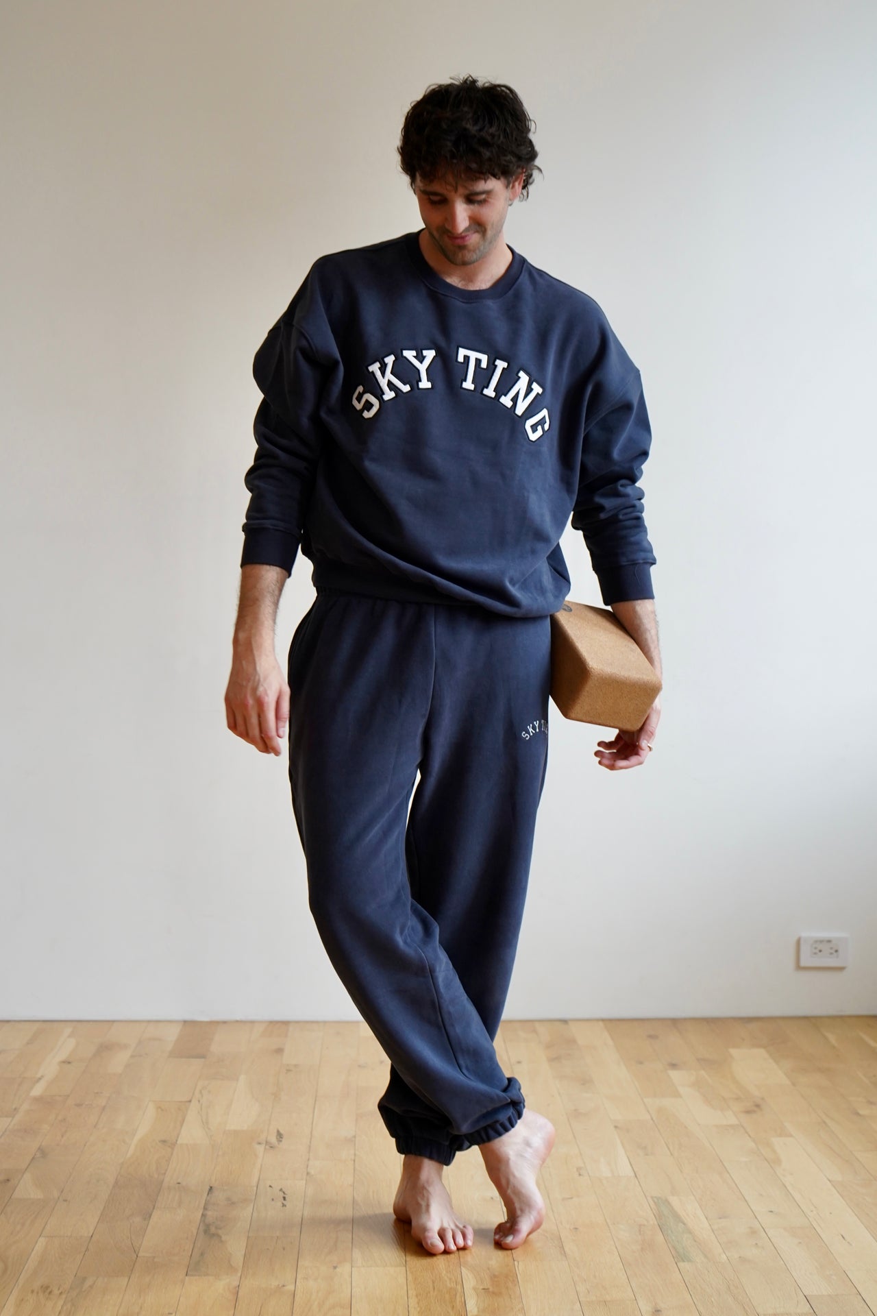 VARSITY SWEATPANTS - NAVY